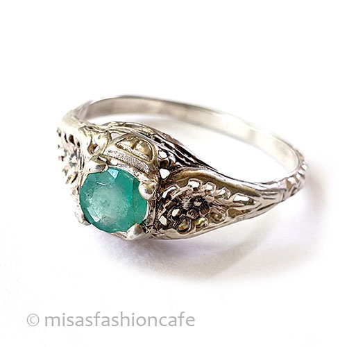 （画像用） 天然石エメラルド　お花 アンティークリング指輪