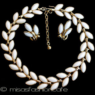 （画像用） Trifari　 トリファリ ミルクガラスの葉セット