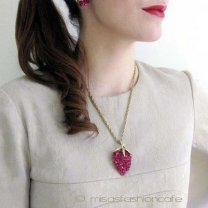 （画像用） クラウントリファリ Trifari 豪華な苺セット