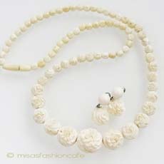 （画像用） 象牙アイボリーのローズ ネックレス＆イヤリングセット