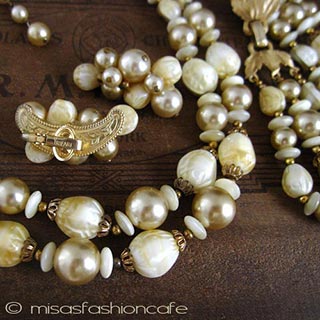 （画像用） Trifari　 トリファリ刻印 パール＆ガラス３点セット