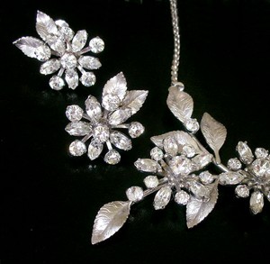 （画像用） ホワイトゴールドKrementz ネックレス＆イヤリングセット