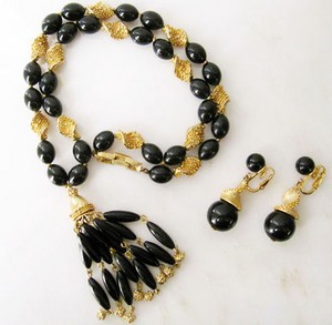 （画像用） クラウンTrifari ネックレス＆イヤリングセット