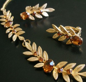 (image for) Antique & Vintage