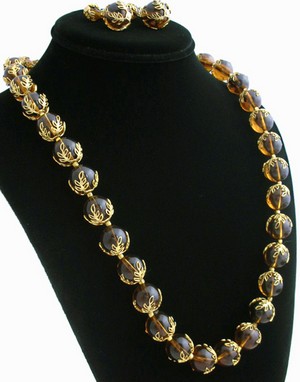 （画像用） クラウンTrifari ネックレス＆イヤリングセット