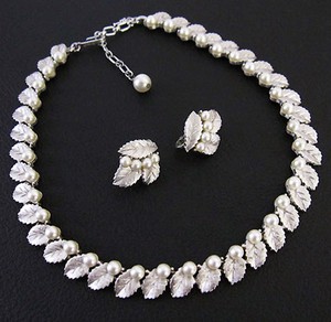 （画像用） クラウントリファリ ネックレス＆イヤリング