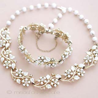 （画像用） ＣＯＲＯ コロ　白花セット