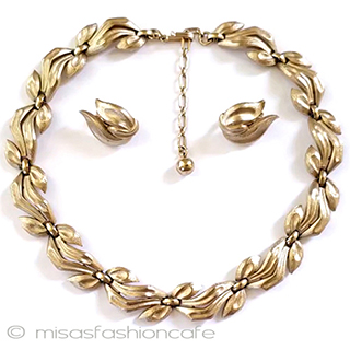 （画像用） Trifari　 トリファリ 金リボン　セット