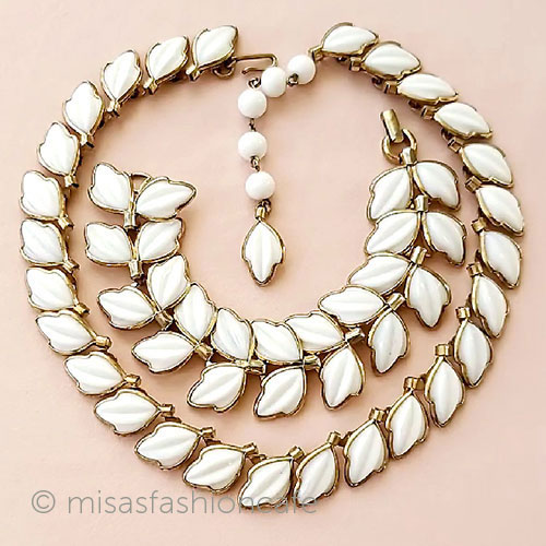 （画像用） Trifari　 トリファリ ミルクガラス葉セット