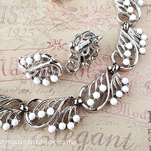 （画像用） Trifari　 トリファリ 白い小花　セット