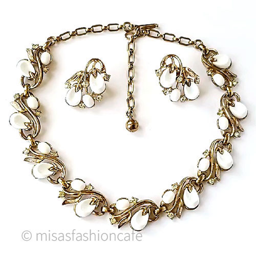 （画像用） Trifari　 トリファリ 白いお花　セット