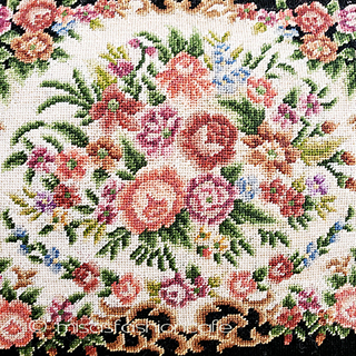 （画像用） ヴィンテージ　バッグ 総刺繍お花プチポアン