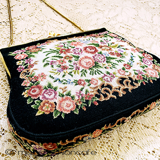（画像用） ヴィンテージ　バッグ 総刺繍お花プチポアン