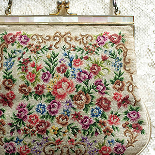 （画像用） アンティークバッグ プチポアン　花刺繍