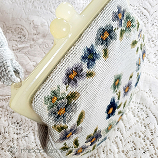 （画像用） ビンテージバッグ　花刺繍 プチポアン　セルロイド