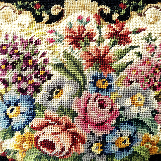 （画像用） アンティークバッグ　 プチポアン　花刺繍