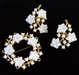 （画像用） Trifari　トリファリ アイビーの葉リース