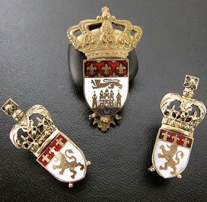 （画像用） Coroコロ ブローチ・イヤリングセット