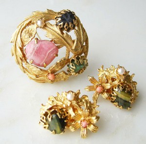 （画像用） 真珠・ラピス・珊瑚･ヒスイ・金 ブローチ・イヤリングセット
