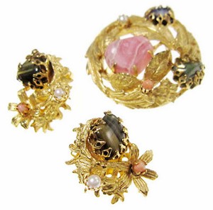 （画像用） 真珠・ラピス・珊瑚･ヒスイ・金 ブローチ・イヤリングセット