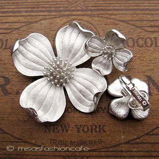 （画像用） Trifari　トリファリ ハナミズキの花セット