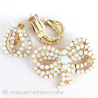 （画像用） ヴィンテージアクセサリー クリスタルのリボン