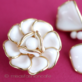 （画像用） ＴＲＩＦＡＲＩ　トリファリ ミルクガラス花セット