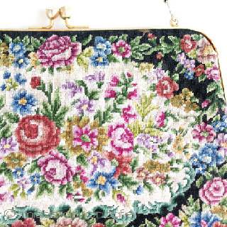 （画像用） ビンテージ　バッグ 総刺繍お花プチポアン