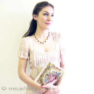 （画像用） ヴィンテージバッグ　 総刺繍お花 プチポアン