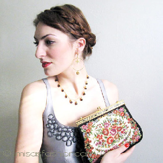 （画像用） ヴィンテージ バッグ 総刺繍お花 プチポアン