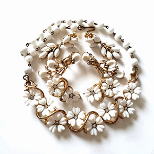 （画像用） ヴィンテージジュエリー ホワイトフローラル